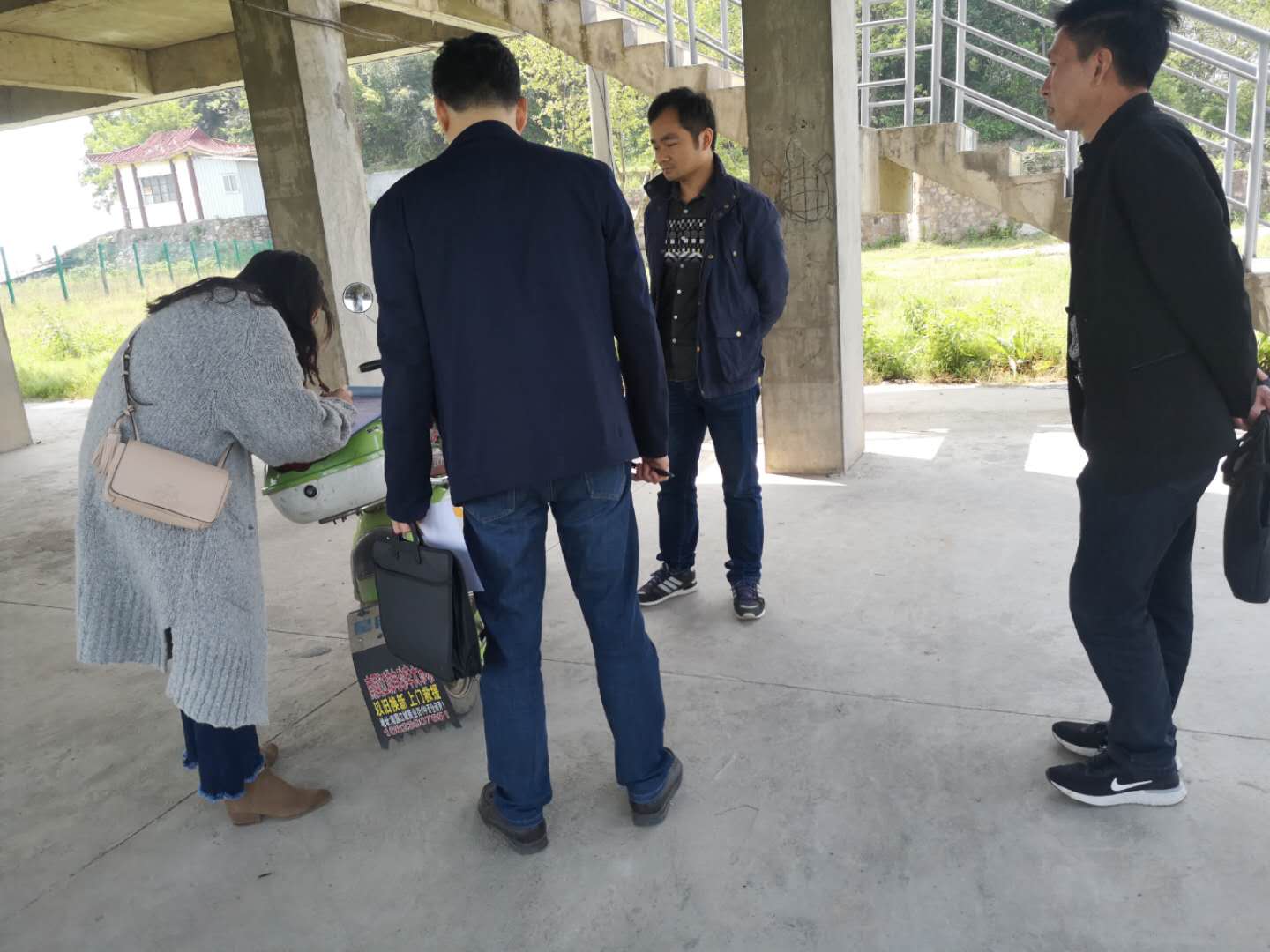 2019年4月15日市环保局对武汉鲁控水务有限公司生活饮用水水源地保护区进行核查